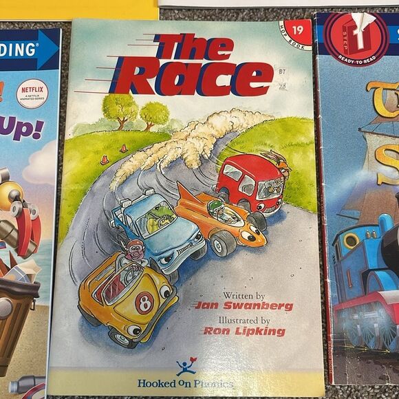 Lot of 9 truck, trains, and car books - Pixar cars, Thomas the Train, go dog go - Picture 14 of 16
